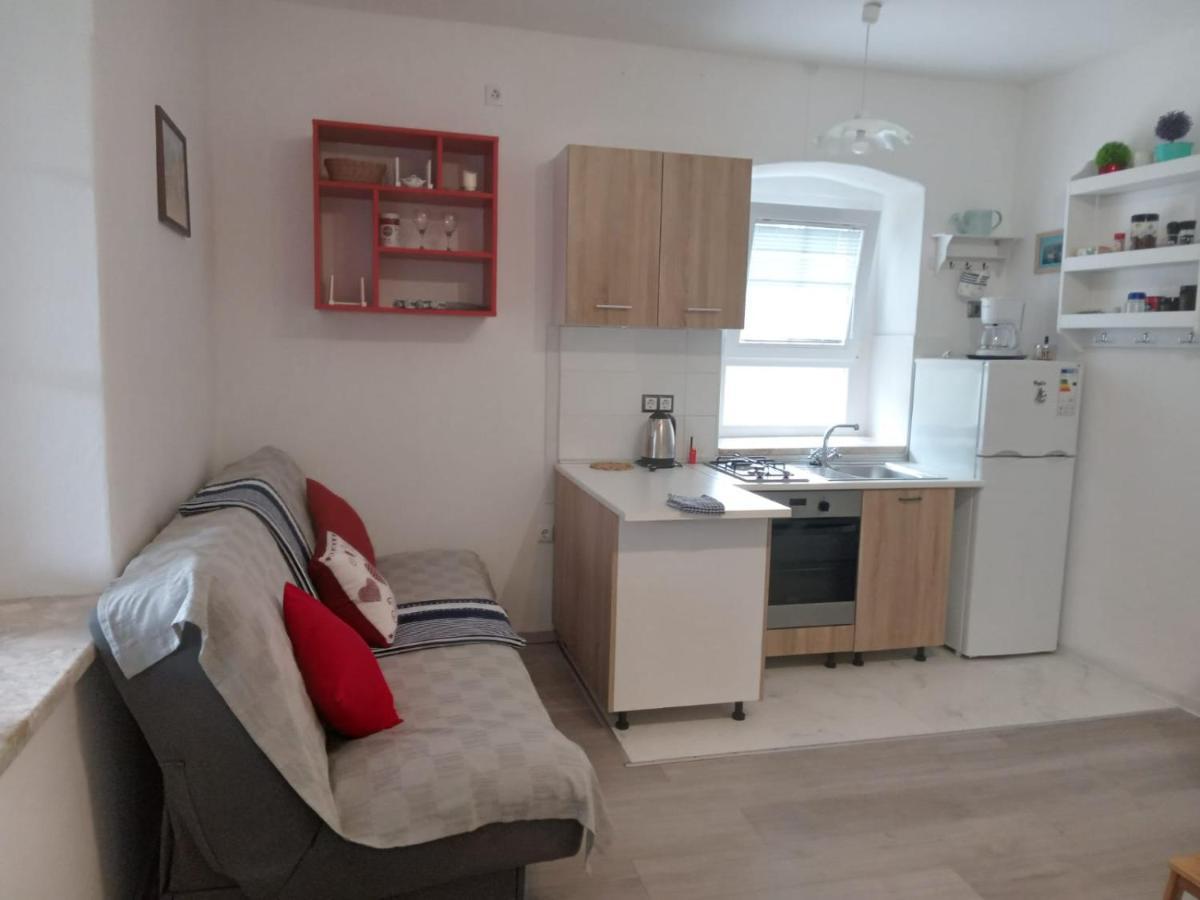 Kastelanic Apartman Brbinj Zewnętrze zdjęcie